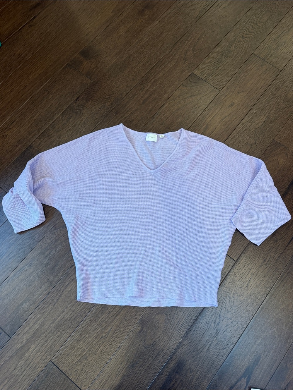 Cyrus Light Lavender V-Neck Sweater Size Medium - C73-030
